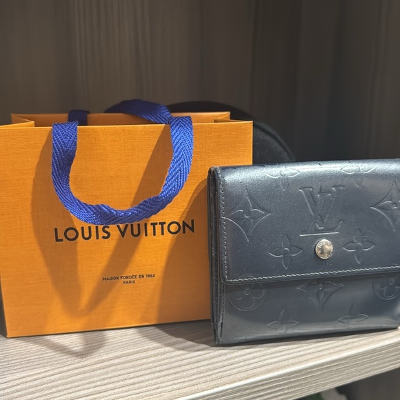 Louis Vuitton Wallet 
Vernis Indigo Blue - Picture 3 of 11